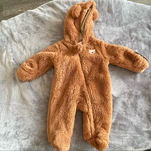 New Carter's baby Newborn bear onesie